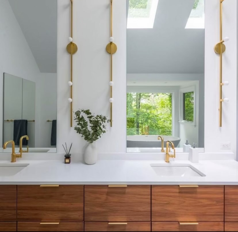 Colonial Bronze hardware collection