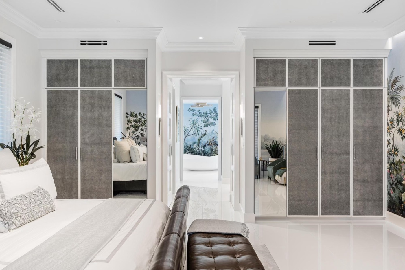 Colonial Bronze leather pull